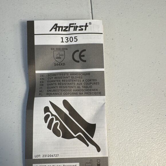 Cut Resistant Gloves Medium Size, 2 Pair Food Grade Lightweight New in Box - Picture 4 of 11